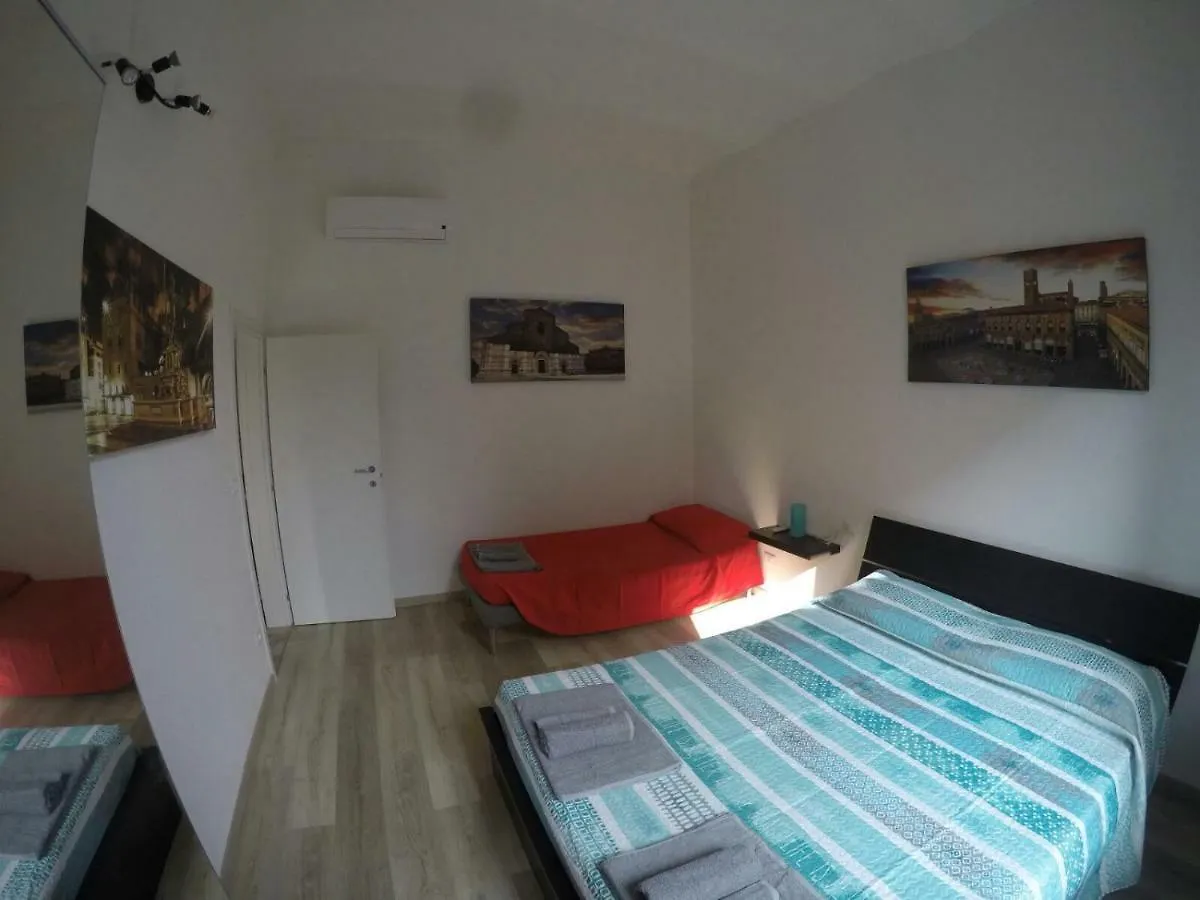 Corner Apartment Crespi Μπολόνια